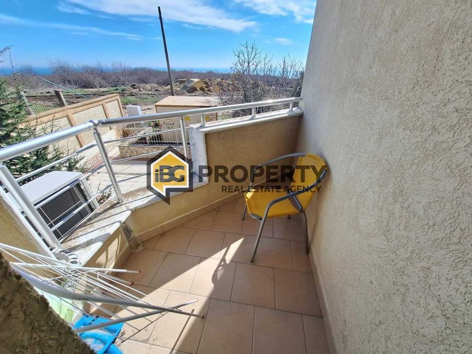 Двустаен апартамент с две бани и две тераси в град Бяла