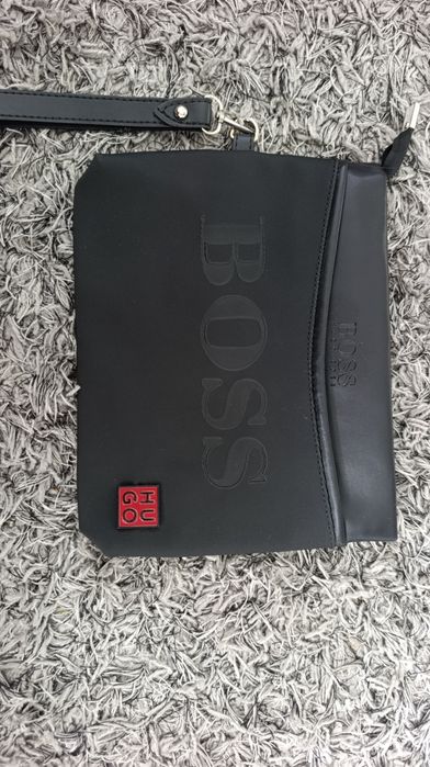 Hugo Boss нова чанта за ръка/под рамо клъч
