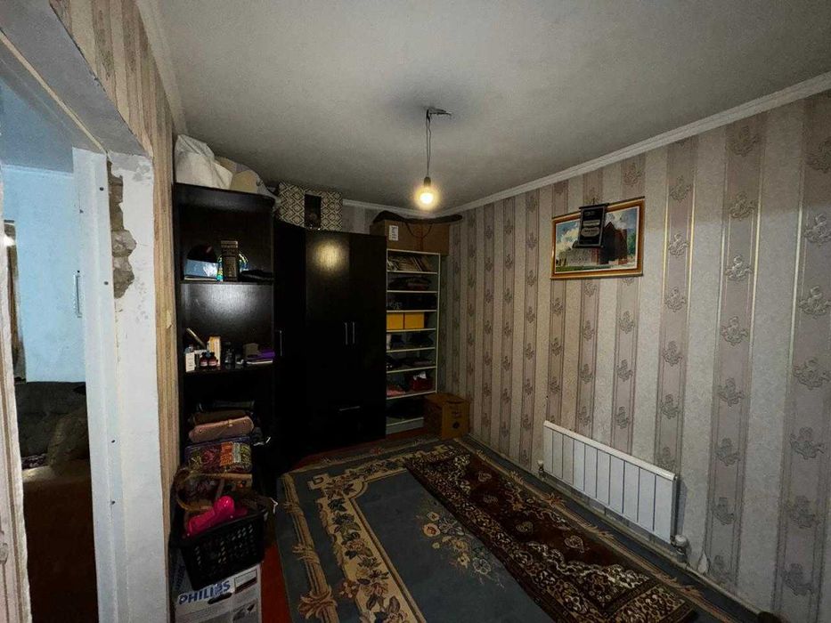 Продам дом в центре посёлка.