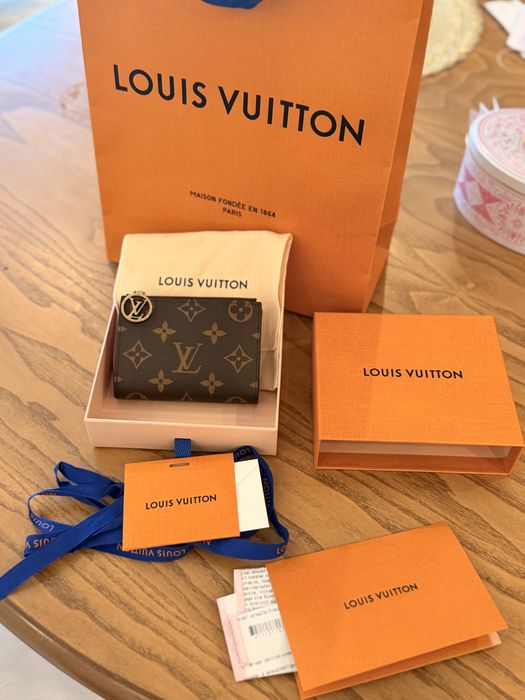 Оригинален нов Louis Vuitton Lisa Wallet