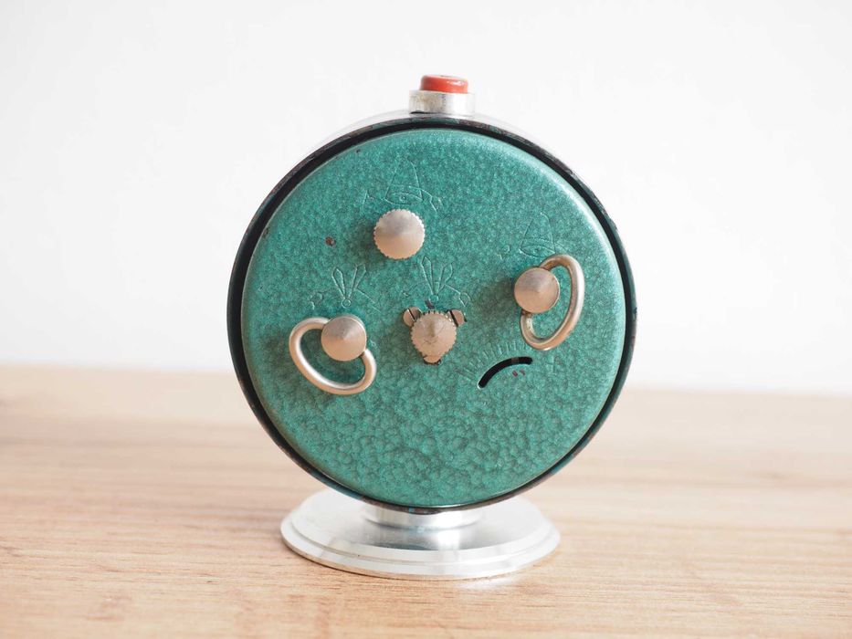 Ceas deșteptător mecanic sovietic „Slava”, funcțional