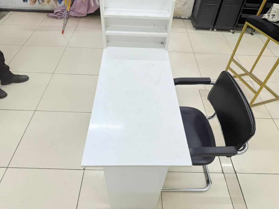 Продам 5 помошников для парихмахера