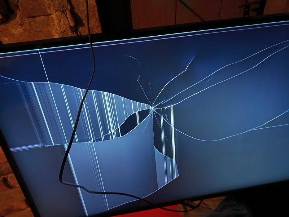 43" LG ULTRA HD 4K TV Телевизор Led Smart счупен / за части / ремонт