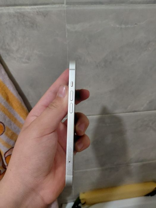 Продам айфон 13 на 128 гб