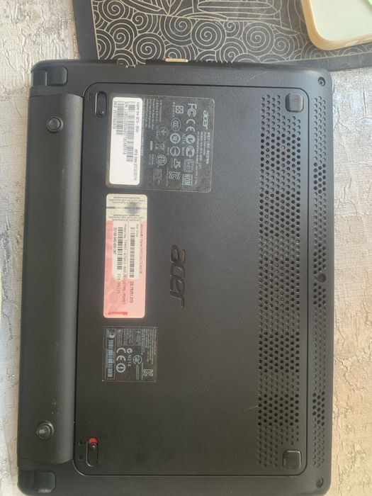 Продаю Acer модел Acer Aspire One D270 торг есть