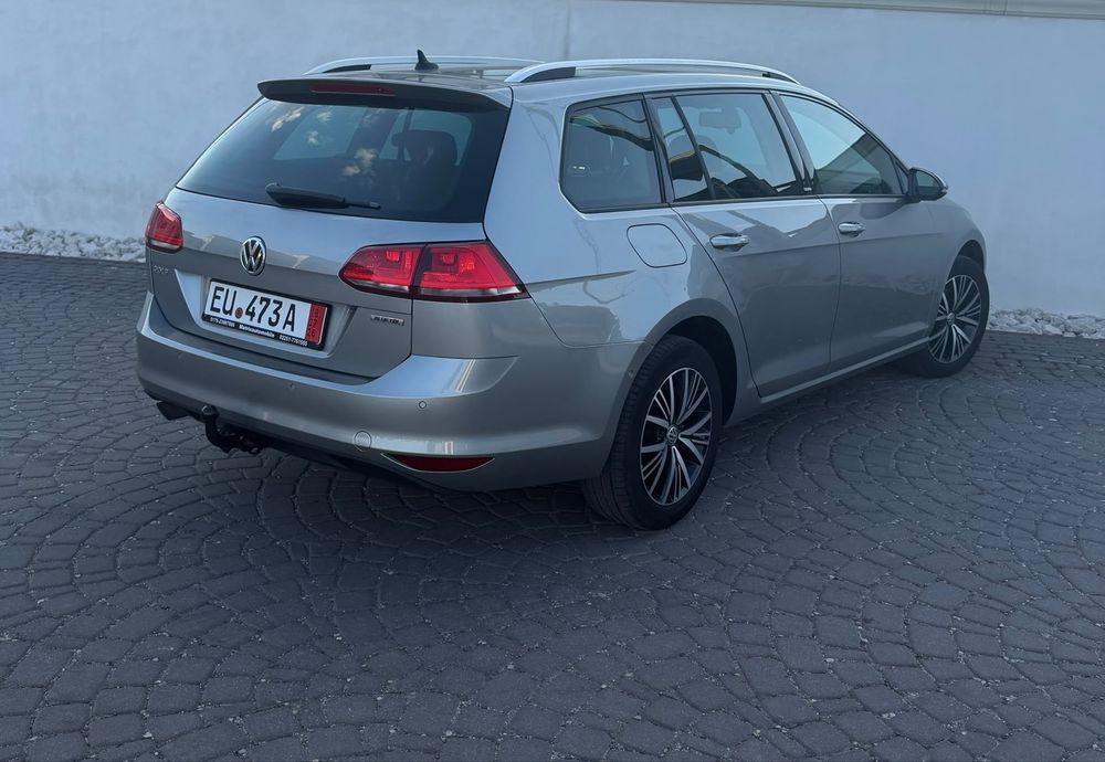 Volkswagen Golf 7 highline 1.6 diesel automat 110 cp dsg  distronic pachet All star