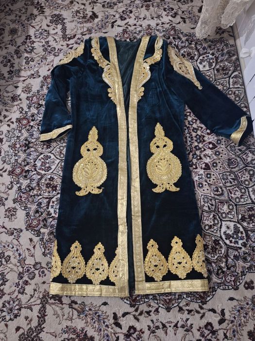 Chopon sotiladi 10 ta. Yengi