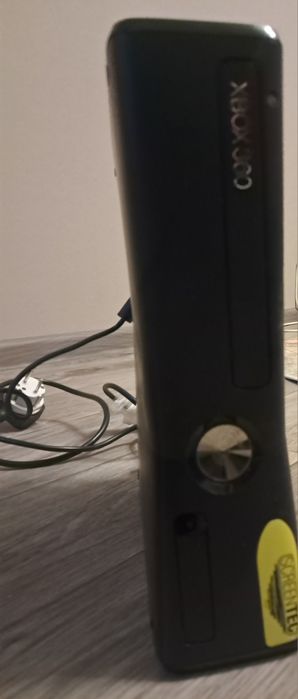 Игровая приставка Xbox 360