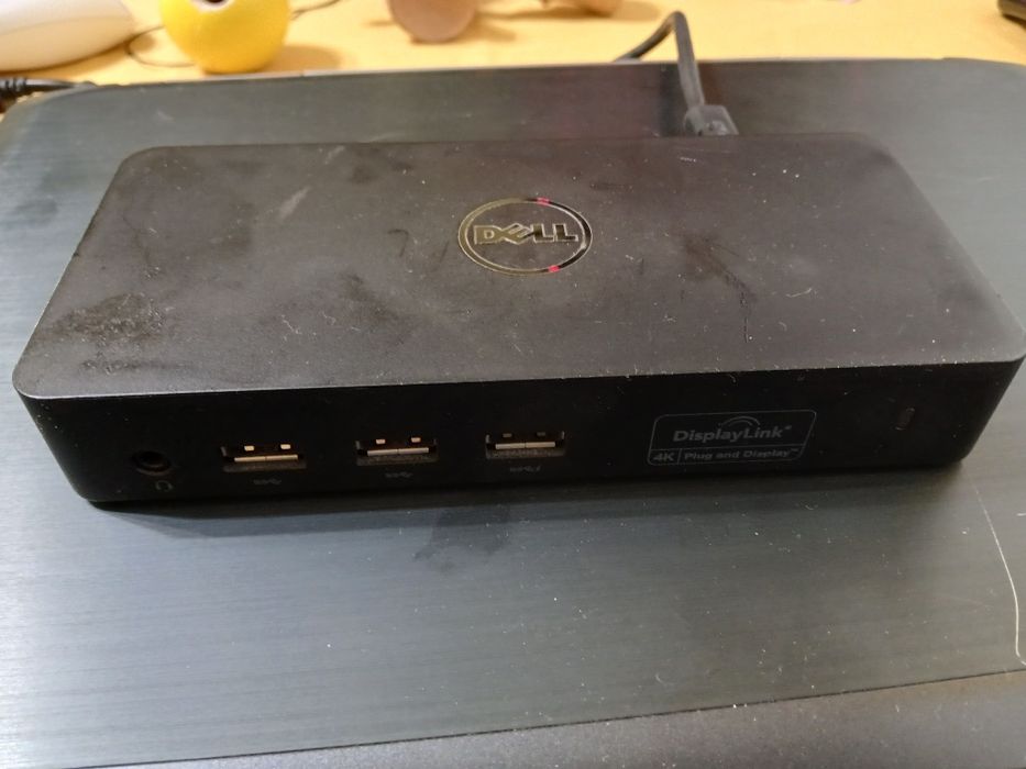Vand dock station Dell D3100