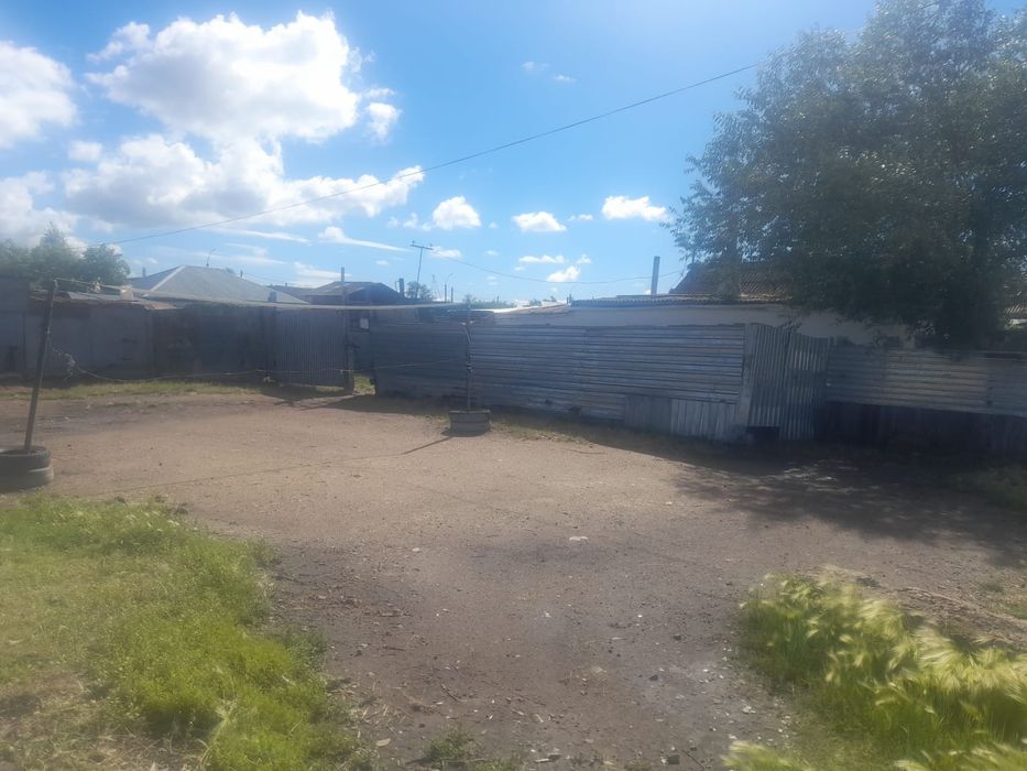 Участок с времянкой