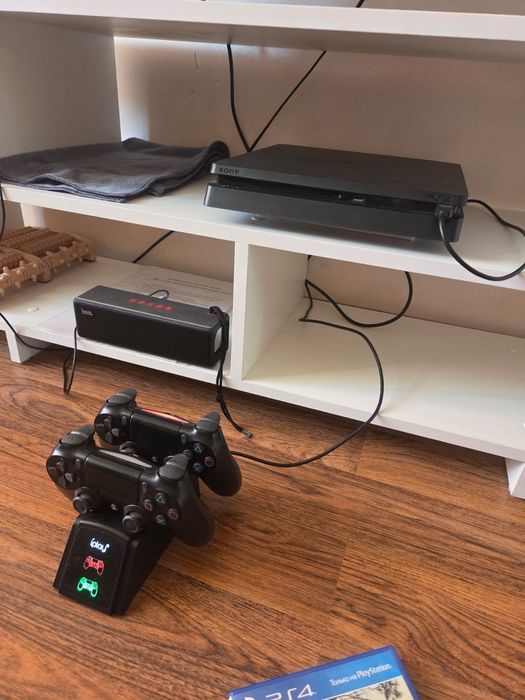 Продам sony play station 4