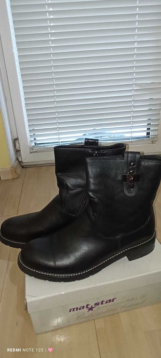 Зимни дамски боти на мат стар