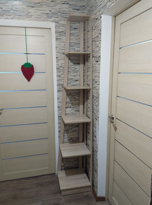 Прихожая, полки угловые