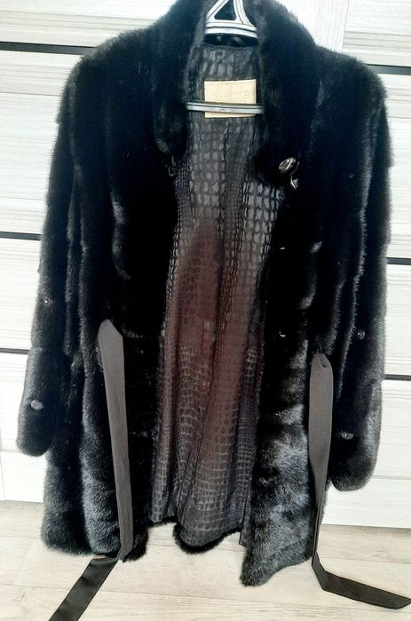 Продам норковую шубу