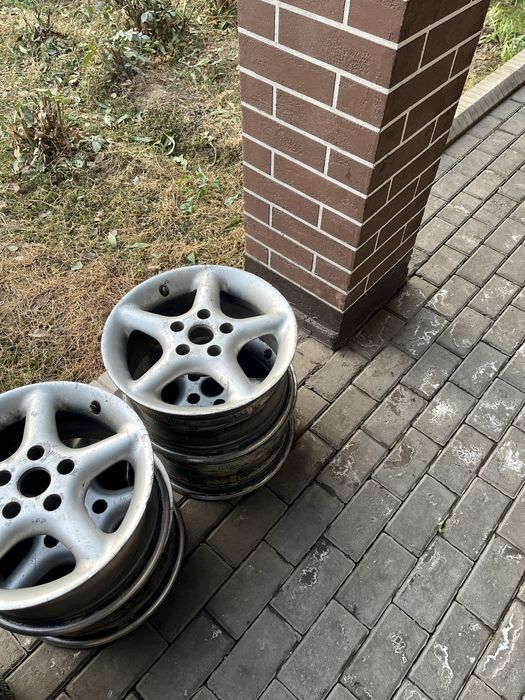 Диска R 15 в хорошем состоянии оригинал