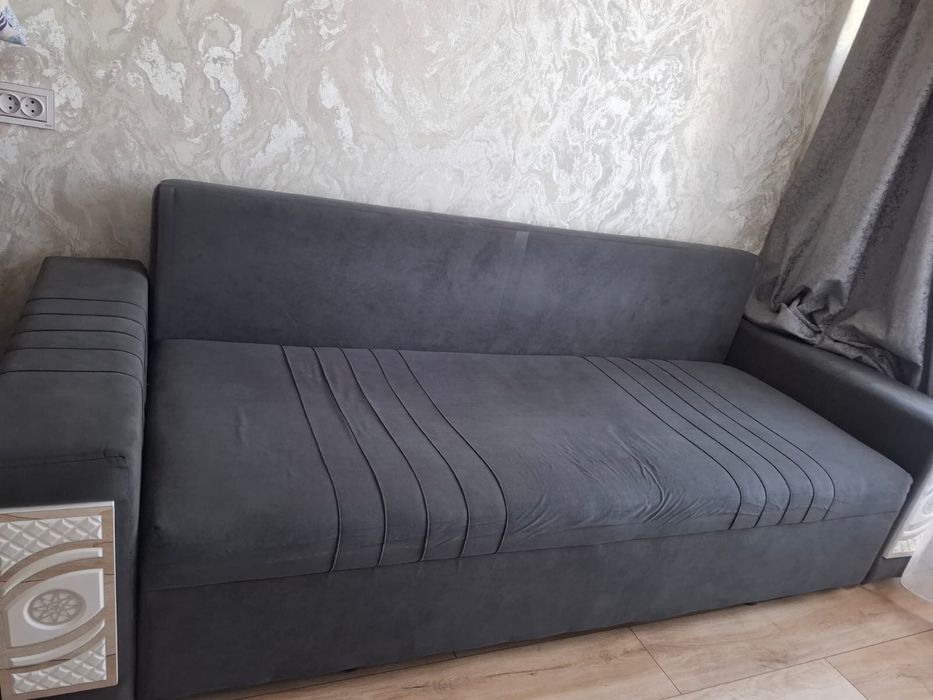 продаю диван в хорошем состаянии