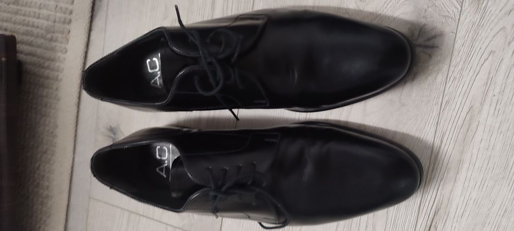Vând pantofi  piele mărimea 42