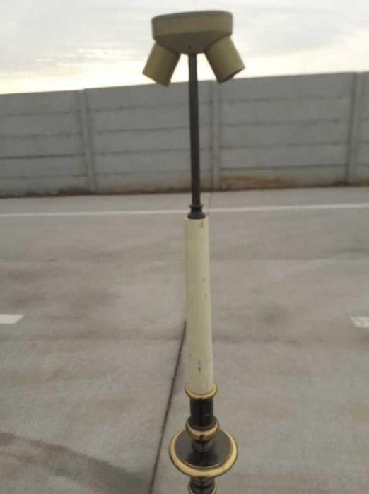 Veioza de podea din bronz