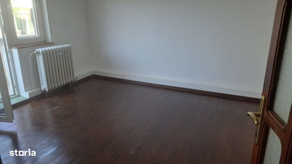 Apartament 3 camere, 70 mp, zona Garii