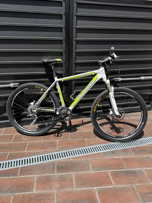 Bicicleta Cube Race Pro XT SLX RockShox Reba