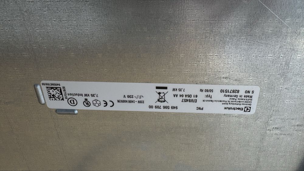 Индукционен плот Electrolux EIV8457 (80 см) – за ремонт / части
