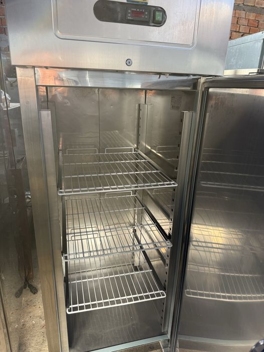 Професионален хладилник фризер