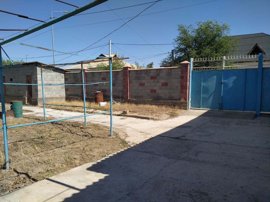 Тез арада 6 бөлмелі уй сатылады