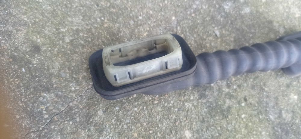 Tiguan маншон за кабелите на багажника. Оригинален