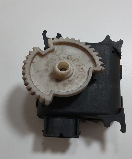 Motoras Bosch Clapeta Aeroterma  0132801202 Volkswagen VW Passat B6 s