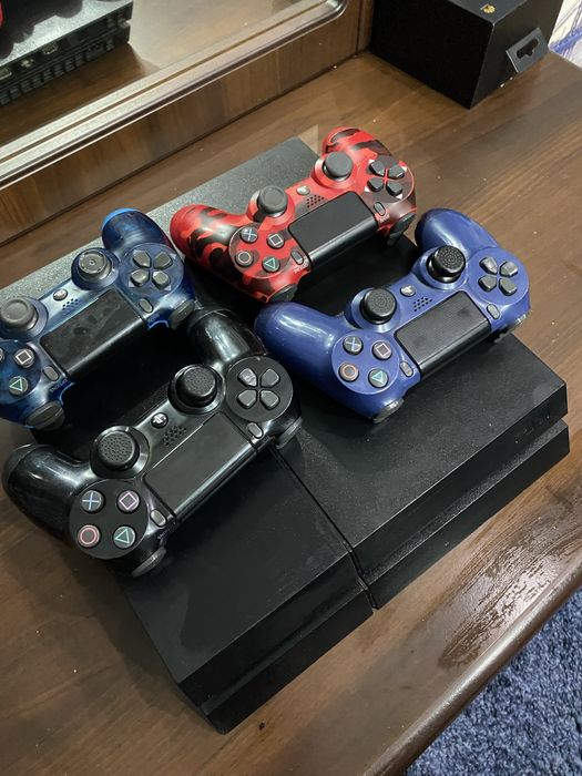 Продам пс4 идеал!