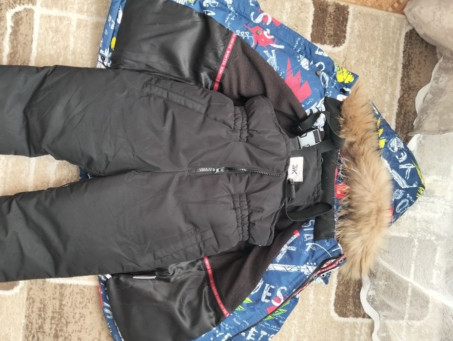 Зимний куртка и комбинезоном