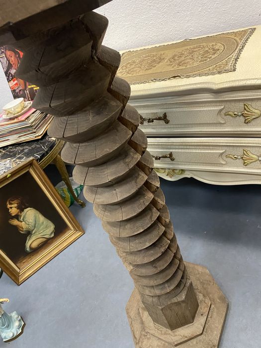 Стара френска колона от дъб