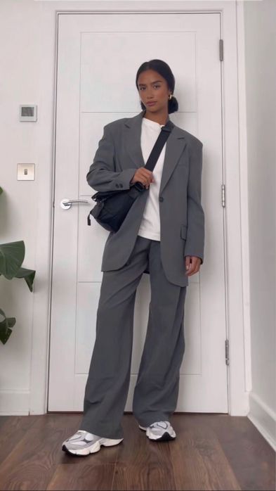 Костюм женский двойка классическая