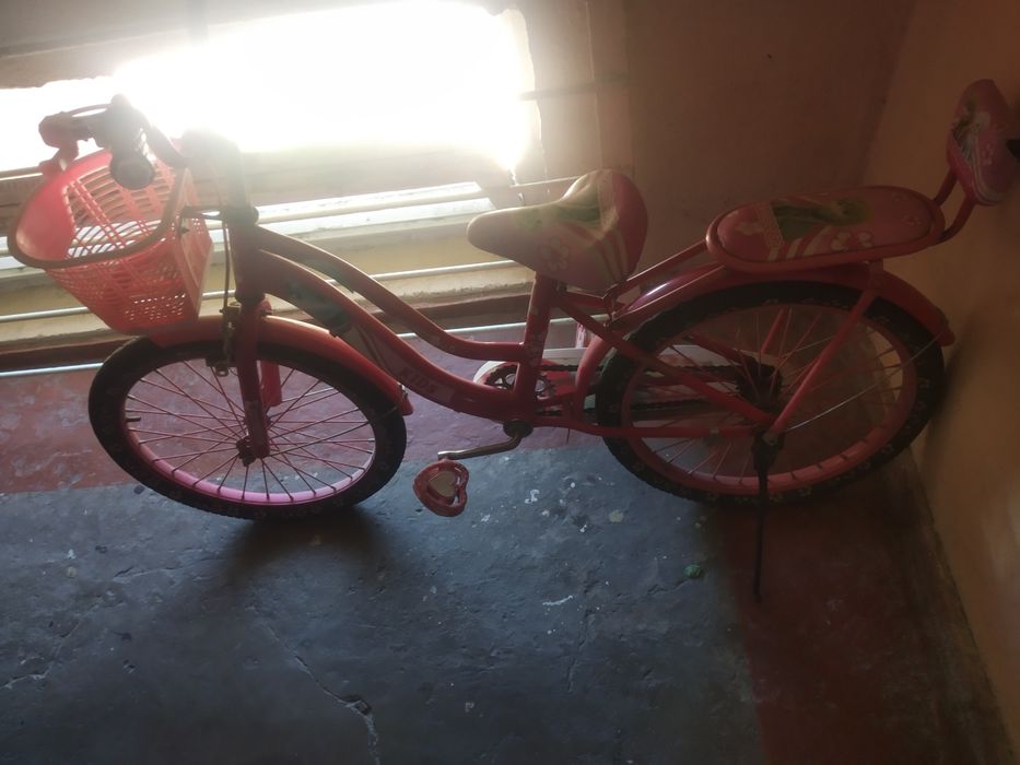 Prinsessa razmer 20 holati yaxshi ishlashi zor narxi 650.000  som,