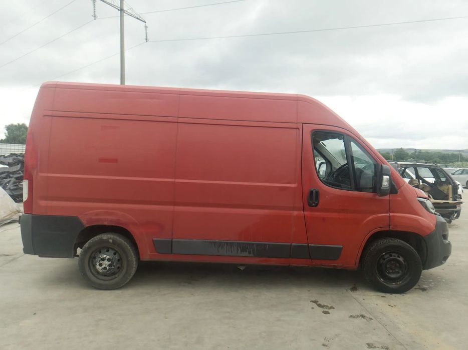 Dezmembrari / Dezmembrez Peugeot Boxer 3 2.2 cutie viteze manuală 6 trepte cod culoare KKX - VOPSEA ROSU TIZIANO