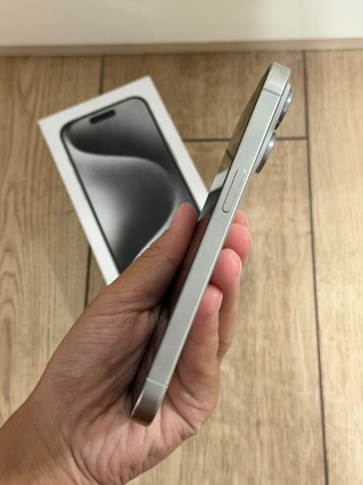 iPhone 15 pro 256 гб