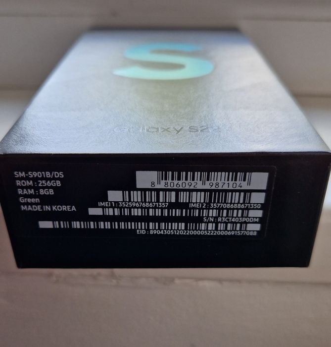 Samsung  S 22 green