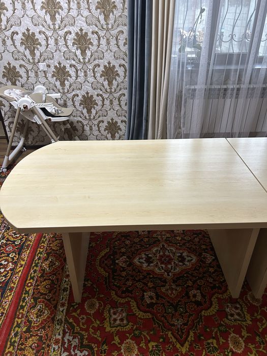 Офисный стол в отличном состояний