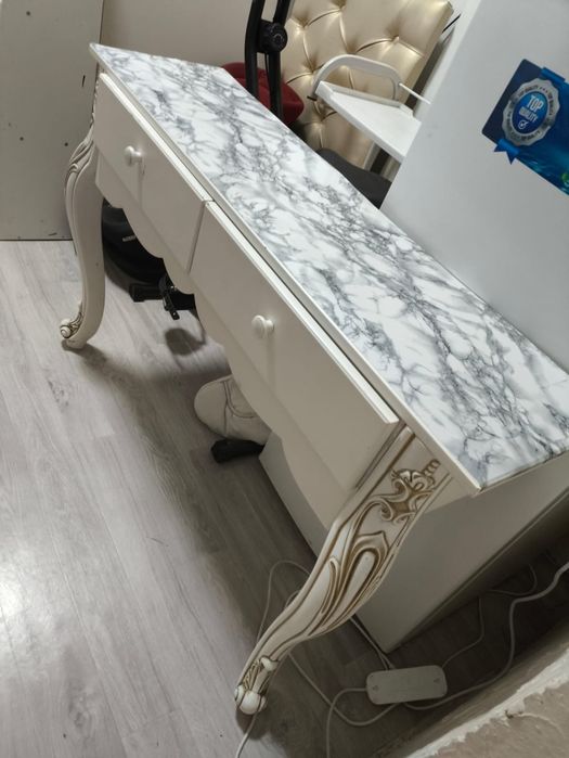 Продается мебель для салона красоты