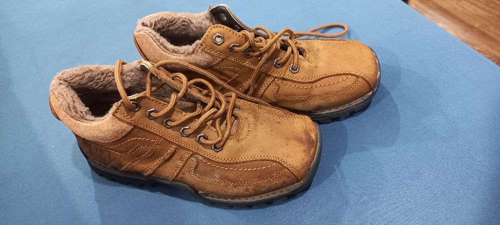 Bocanci de piele marimea 40