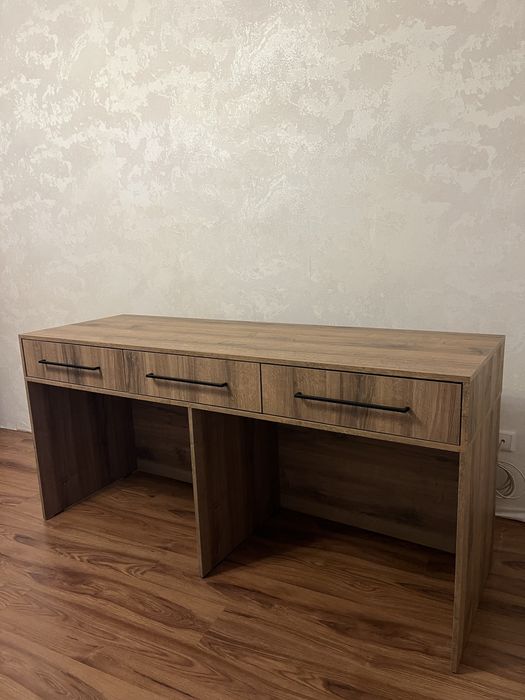 Продам рабочий стол из лдсп эггер «Дуб шерман коньяк»