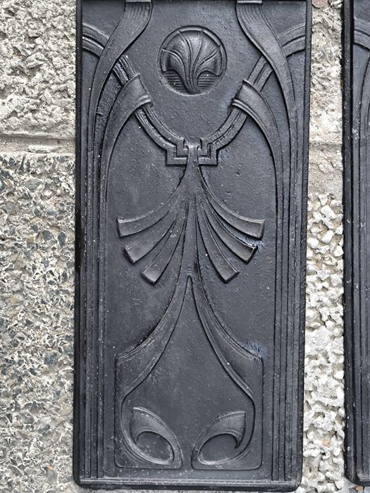 Две метални пана