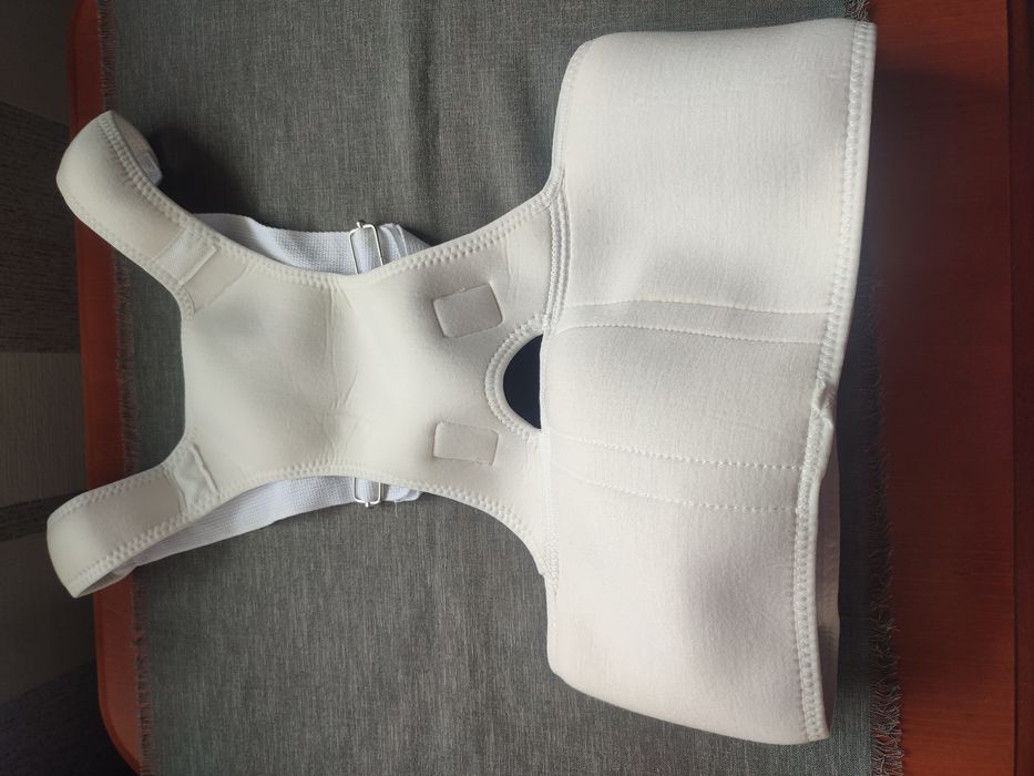 Ортопедичен корсет за промяна стойката на гърба