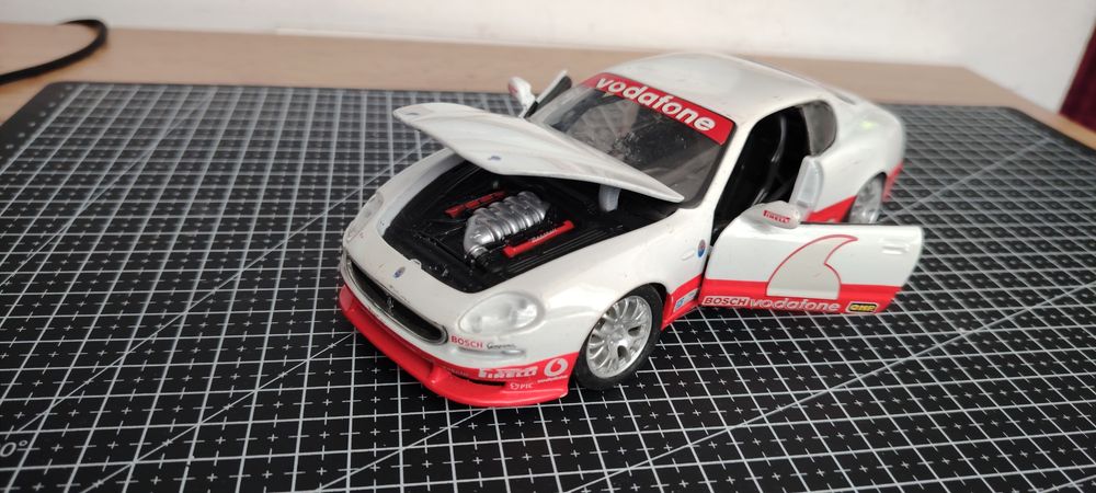 броя метални колички мащаб 1:24 (Комплект