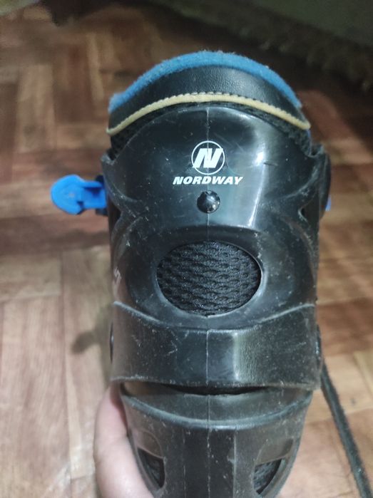 Продам детские коньки для мальчиков