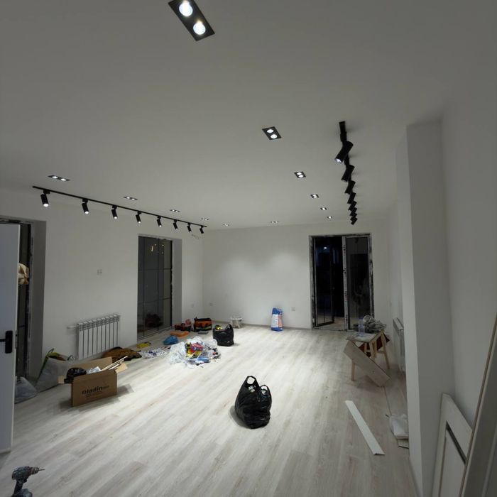 Аренда ЦУМ 39 квадратов 1400$ новый ремонт, торцевое место