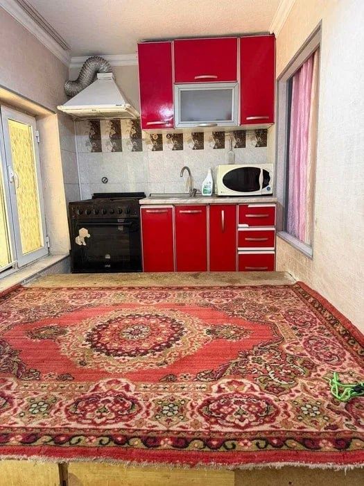Срочно! 1-комн. Этаж 1. Метро Turon, Спутник-4.