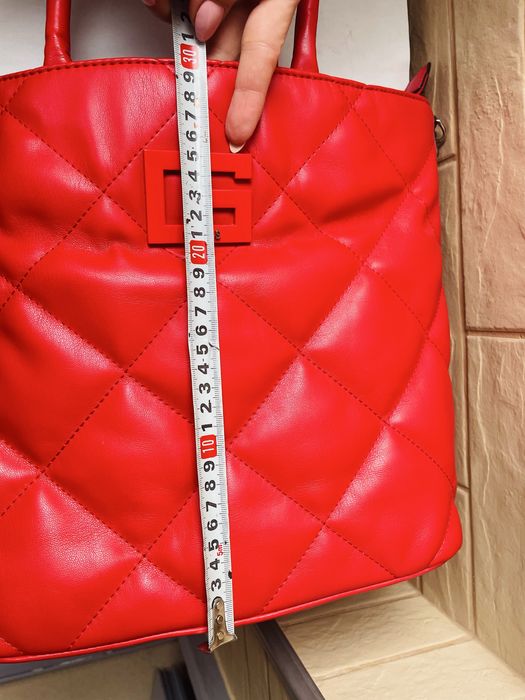 GUESS нова ориг. чанта от Англия