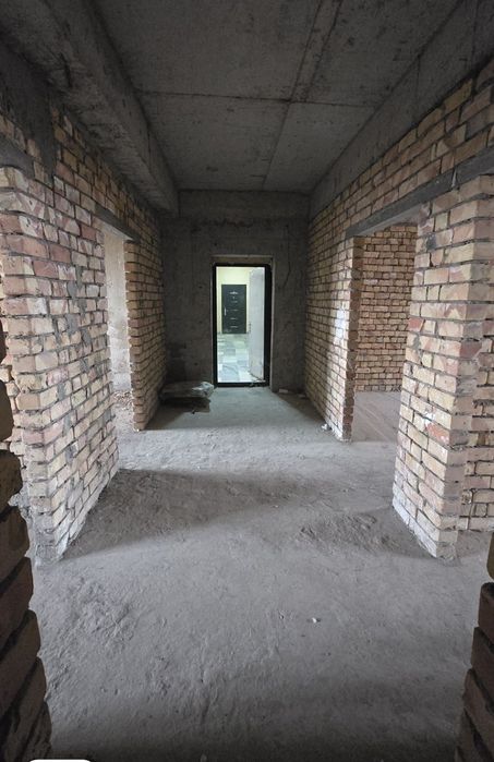 Продаётся 3-х  комнатная квартира Янгихаёт Спутник 7