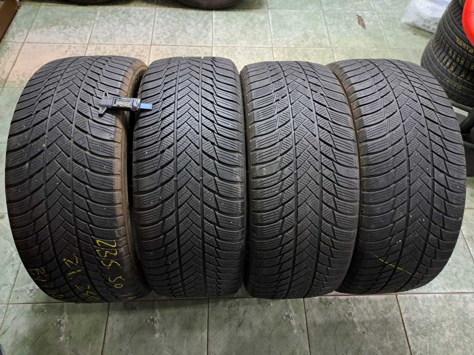 4 anvelope 235/50 R19 Bridgestone